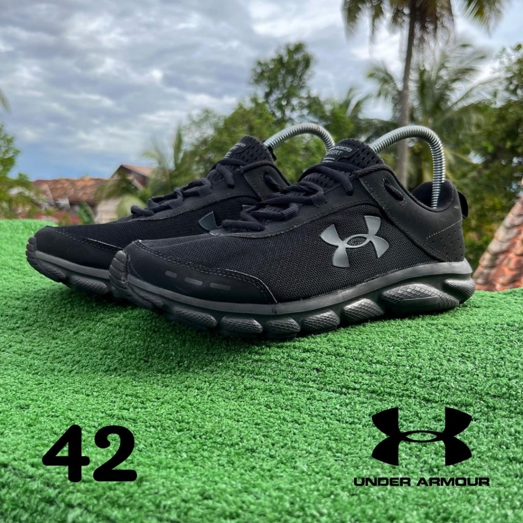 Under Armour Charged Assert 8