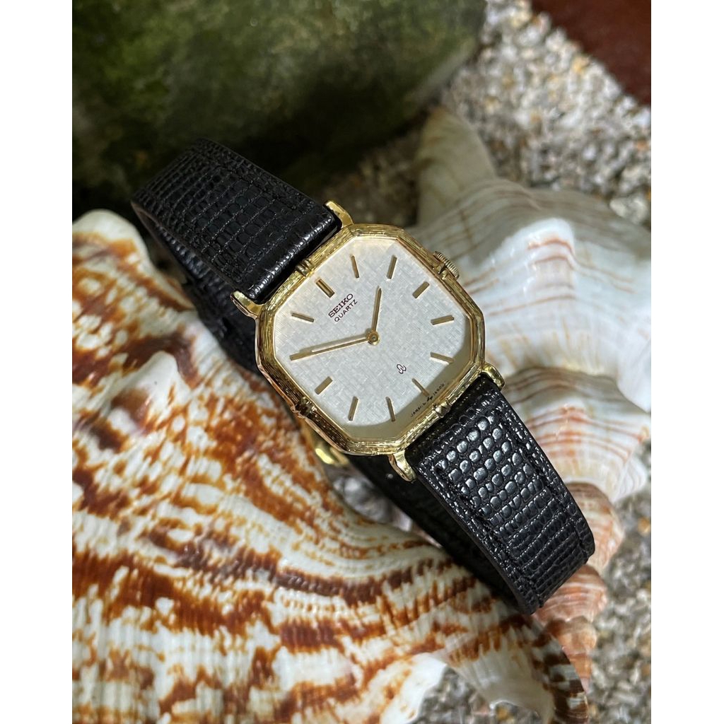 VINTAGE SEIKO TANK ARTDECO TEXTURED DIAL LADIES