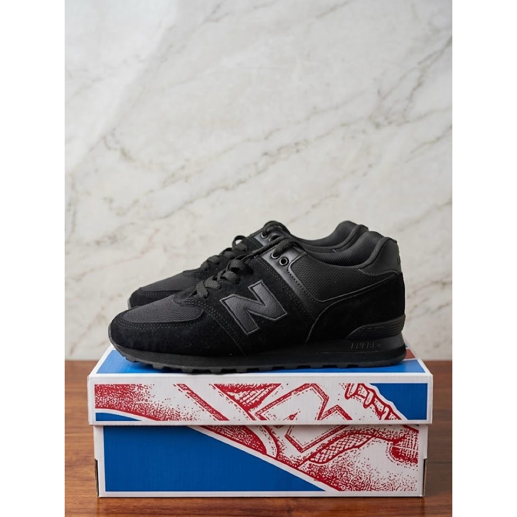 SEPATU NB 574 FULL BLACK