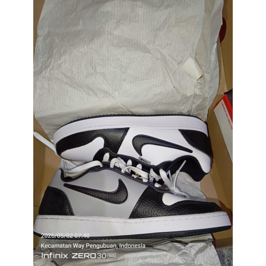 NIKE EBERNON LOW PREMIUM