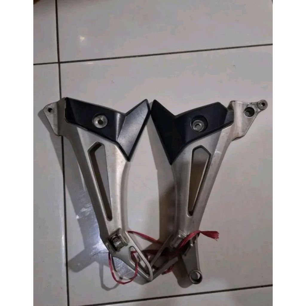 postep pijakan kaki belakang supra x 125