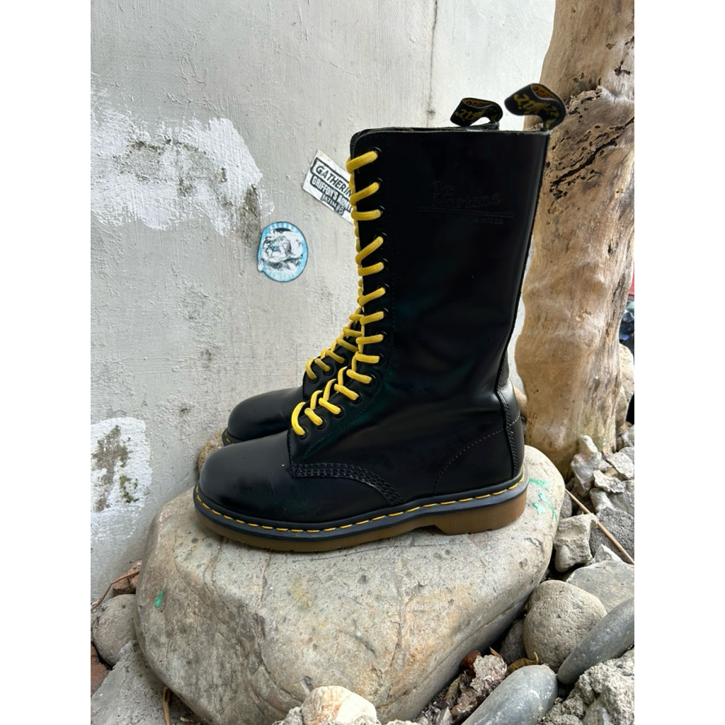 Dr.Martens 1914 Black 14 Hole