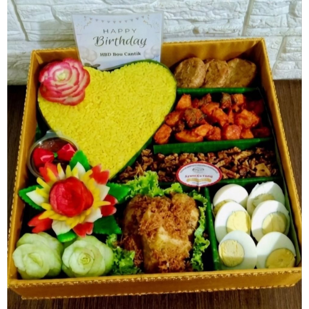 Nasi tumpeng ultah
