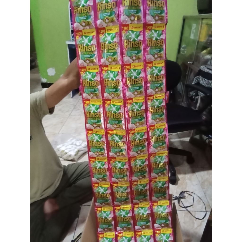 Rinso Cair sachet renceng 1/2 dus isi 52biji