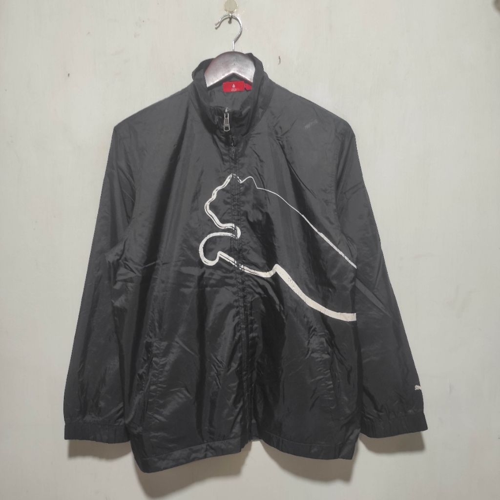 Windbreaker big logo