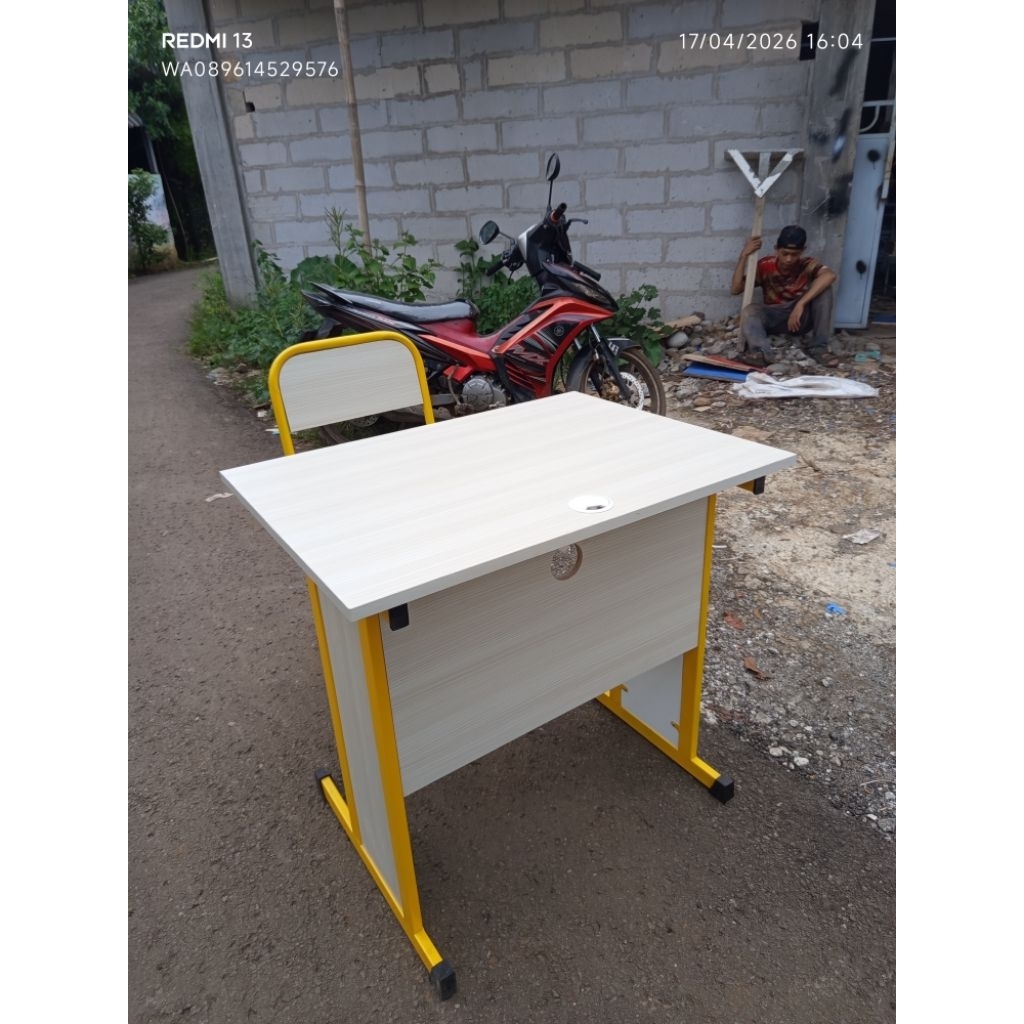 SATU SET MEJA LAB KOMPUTER BHN BESI UK 80X60X75