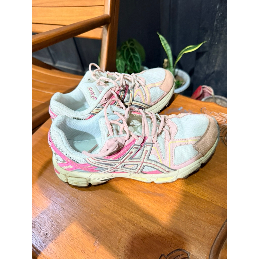 ASICS Gel-Kahana 8 size 44