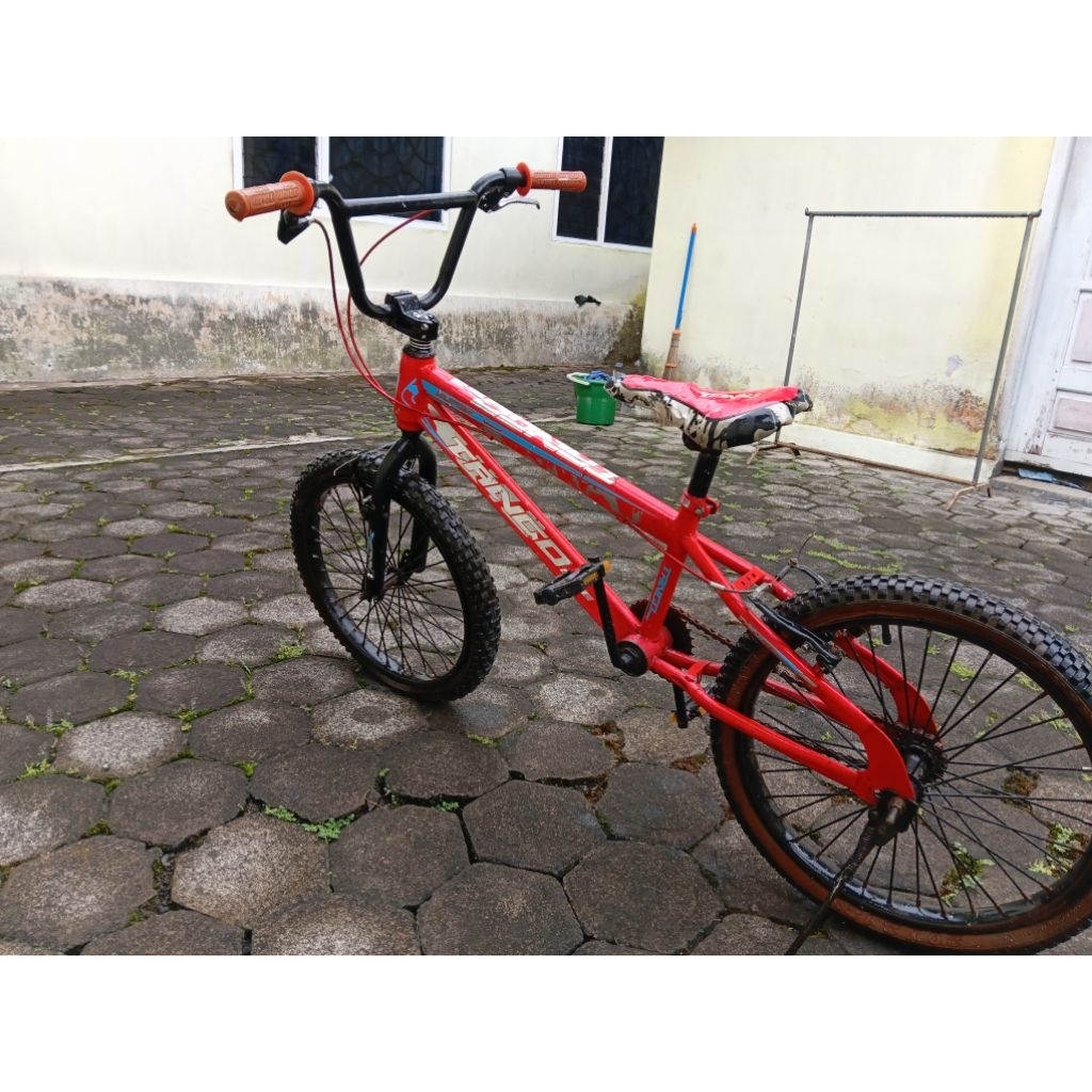 Sepeda BMX Tango Ukuran 20 Inch Warna Merah - Kondisi Frame Kokoh (Minus Rem)