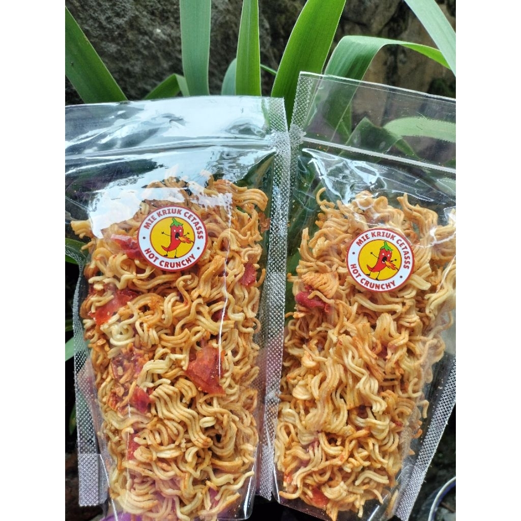 Mie Kriuk Pedass Cetass/mie kriting/ mie kremes/ mie jadul/ jajanan jadul/ camilan pedas