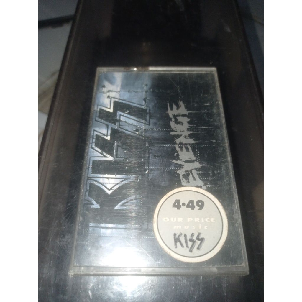 Kaset Pita KISS - Revenge