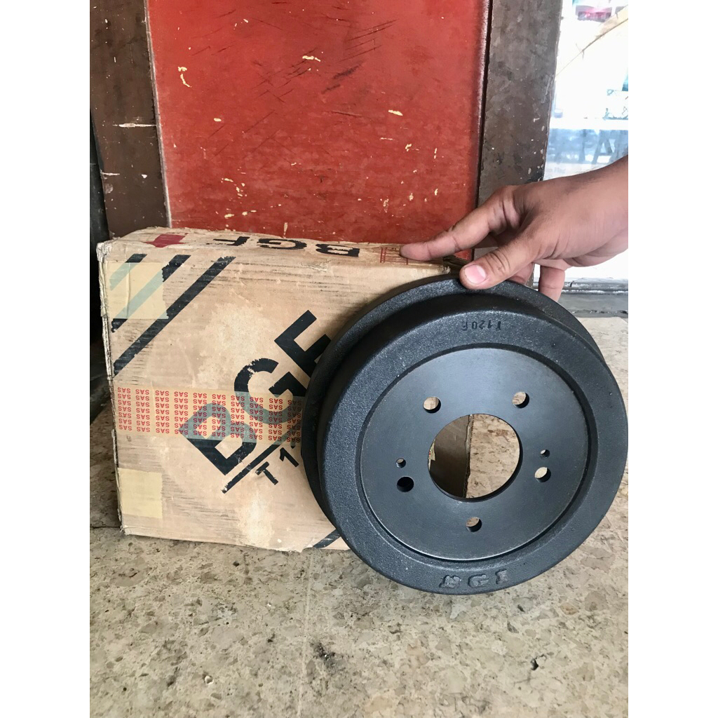 BRAKE DRUM TROMOL DEPAN MITSUBISHI COLT T120 MERK BGF
