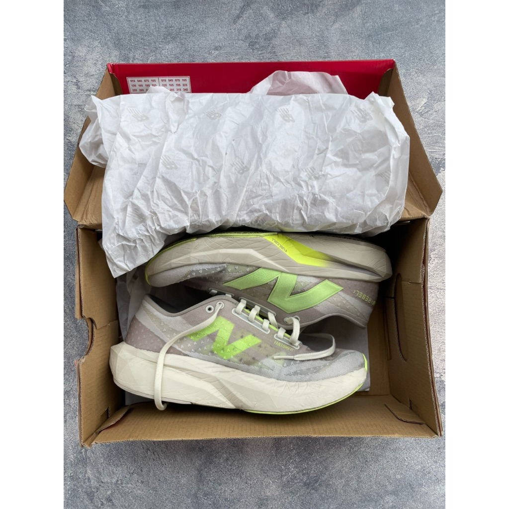 New Balance Rebel V4