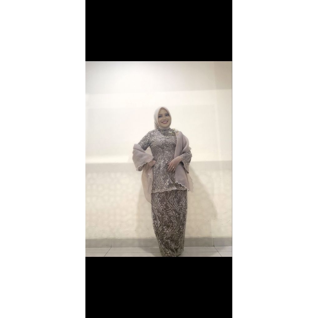 PRELOVED KEBAYA SET BROKAT PAYET