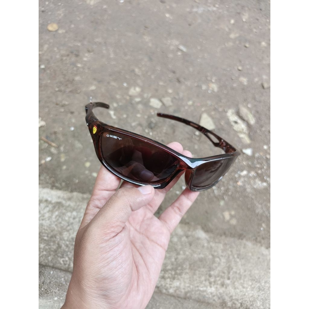 kacamta lari oreyy preloved
