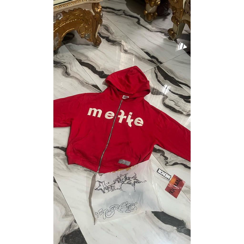 ZIP HOODIE MERCIE SIZE XL USED
