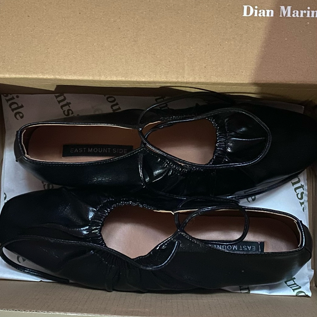 Flatshoes Hitam - East Mount Side