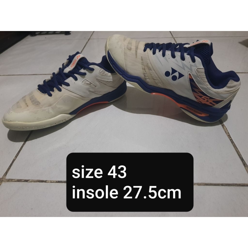 SepatuBadmintonTenisYonex