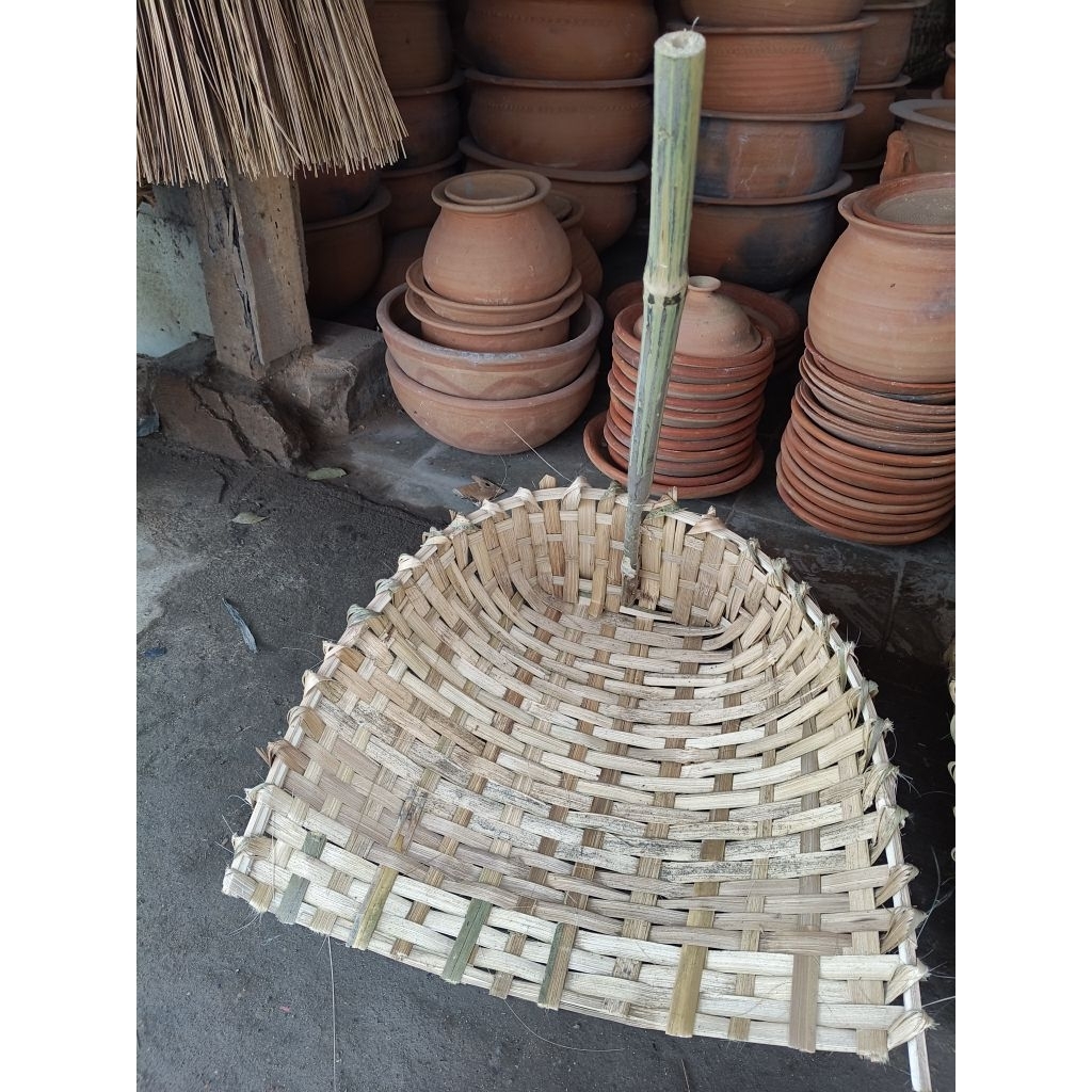 Pengki Anyaman Bambu Lebih Kuat Tahan Lama dan Muat Berbagai Jenis Sampah (Dirakit Dari Bambu Anti L