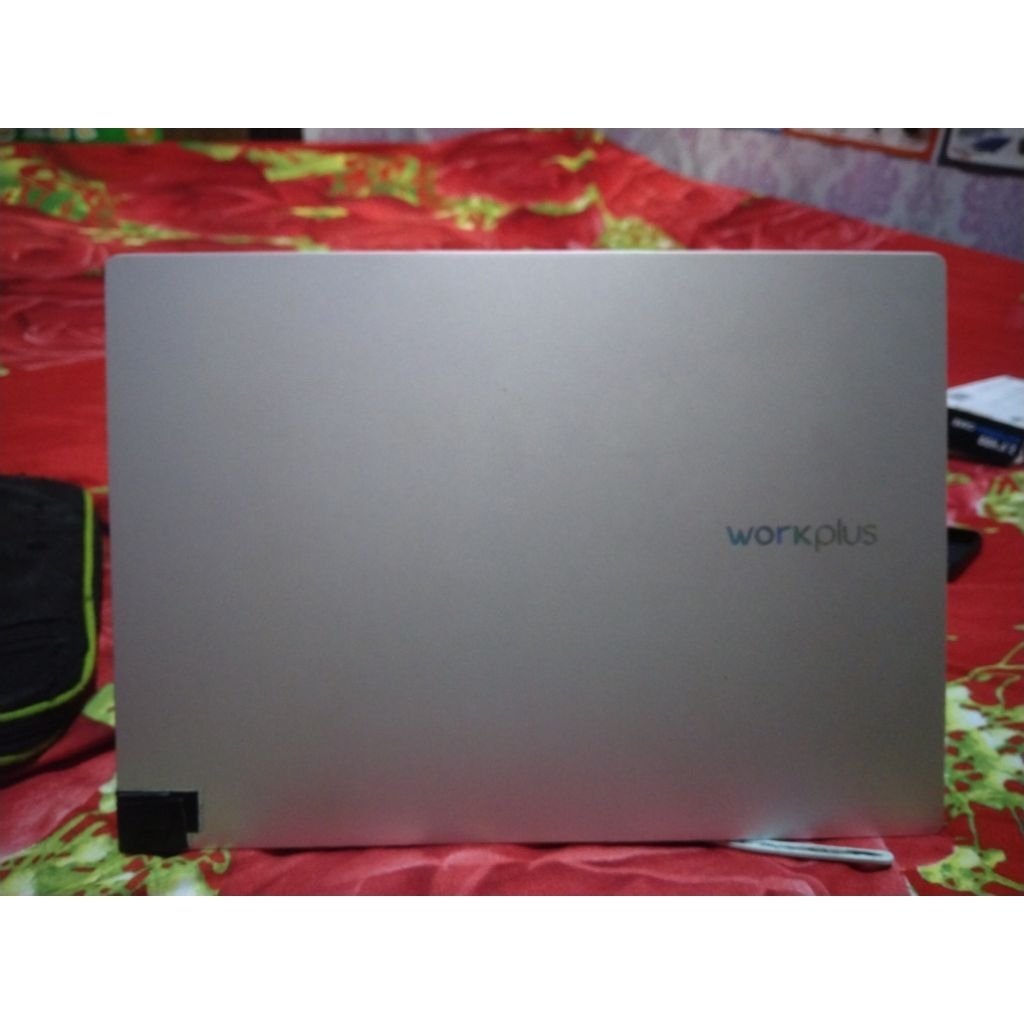 Laptop Advan Workoplus Rizen 5  Layar Rusak (LCD Pecah)