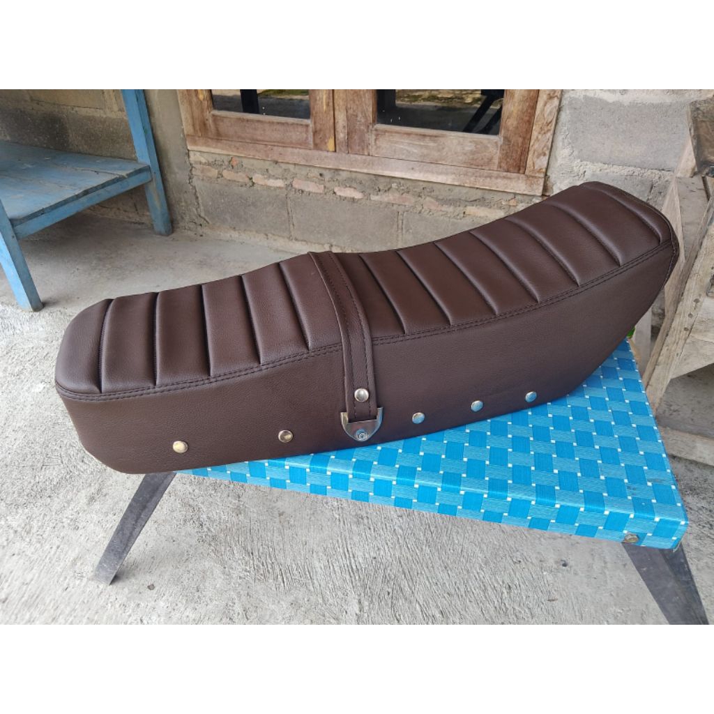 jok honda win custom ulir benik coklat tua tinggal pasang