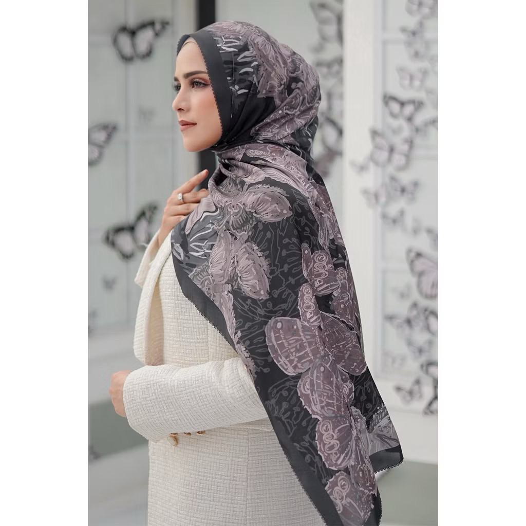 The Farsha Satin Shawl - Black Buttonscarves