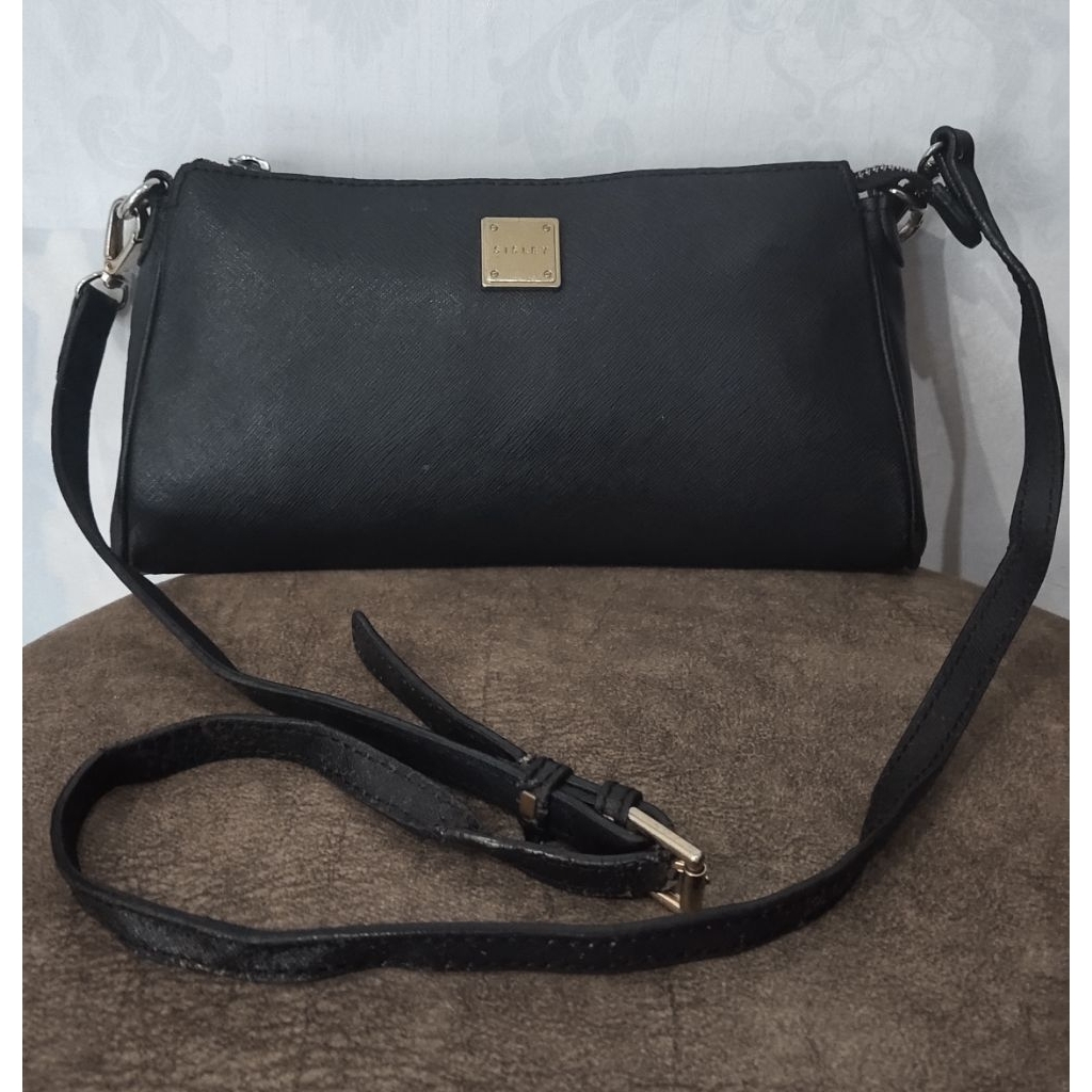 Sling bag SISLEY hitam
