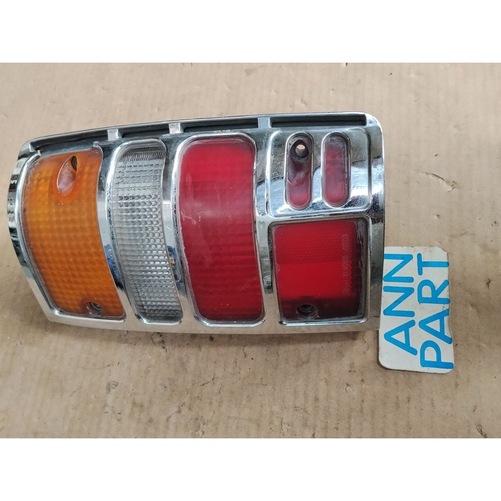 stoplamp belakang  kijang super gren extra sebelah kanan ori second