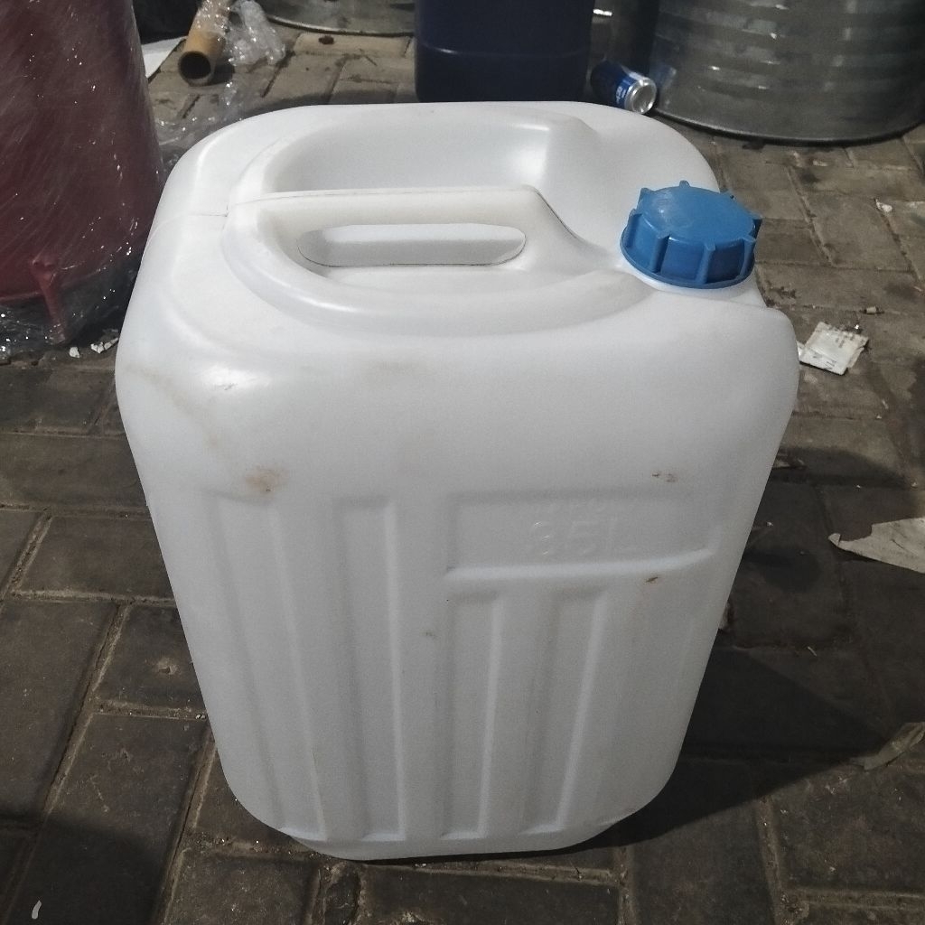 Jerigen 35 liter transparan bekas pakai