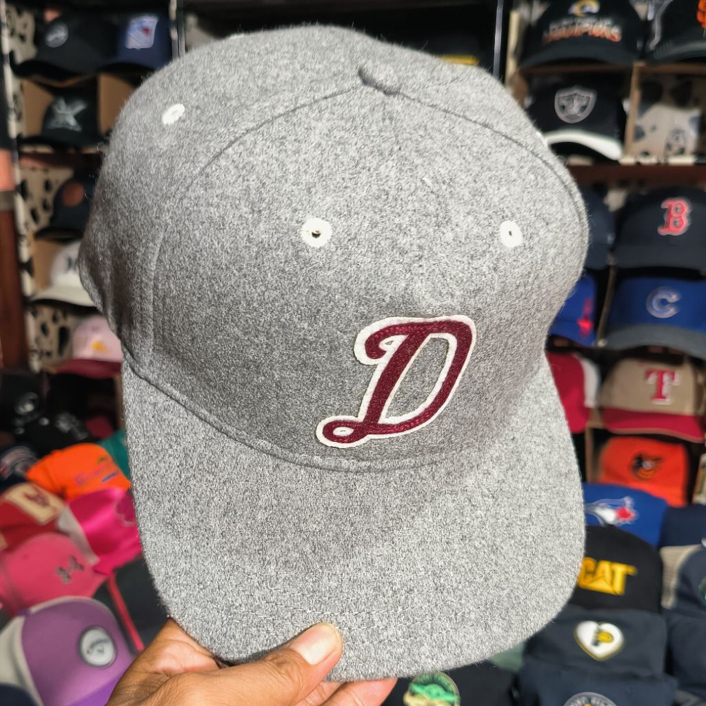 Topi Tommy Hilfiger inisial D