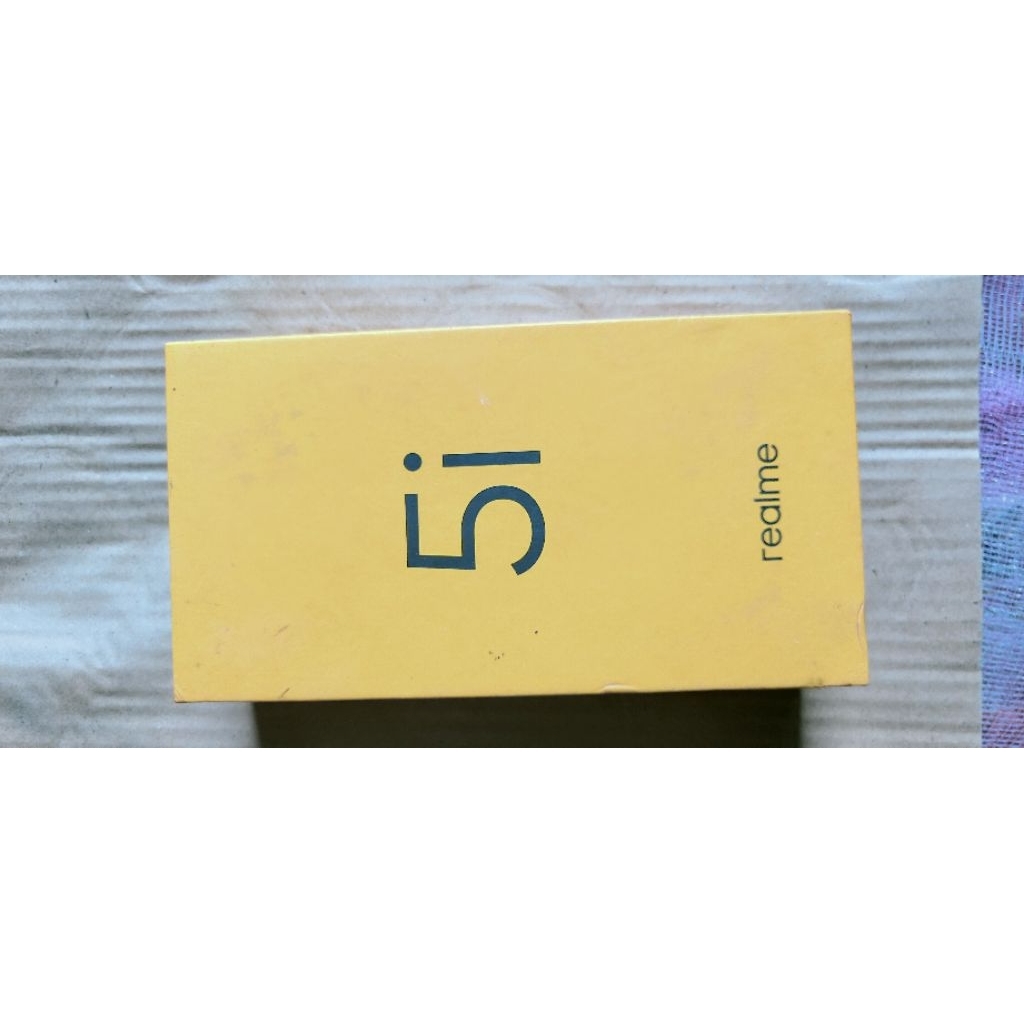 kotak/Dus hp realme 5i bekas