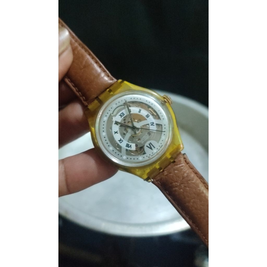 Swatch Automatic VTG 91's SAK101 "Red Ahead" 34mm Swiss 23 Jewel Automatic Watch 100% Original