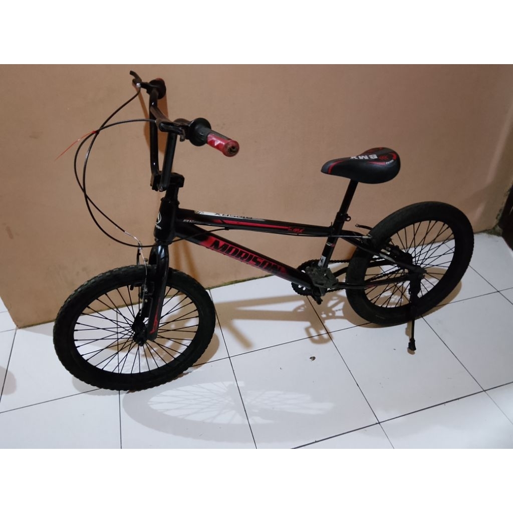 sepeda BMX second ukuran 20