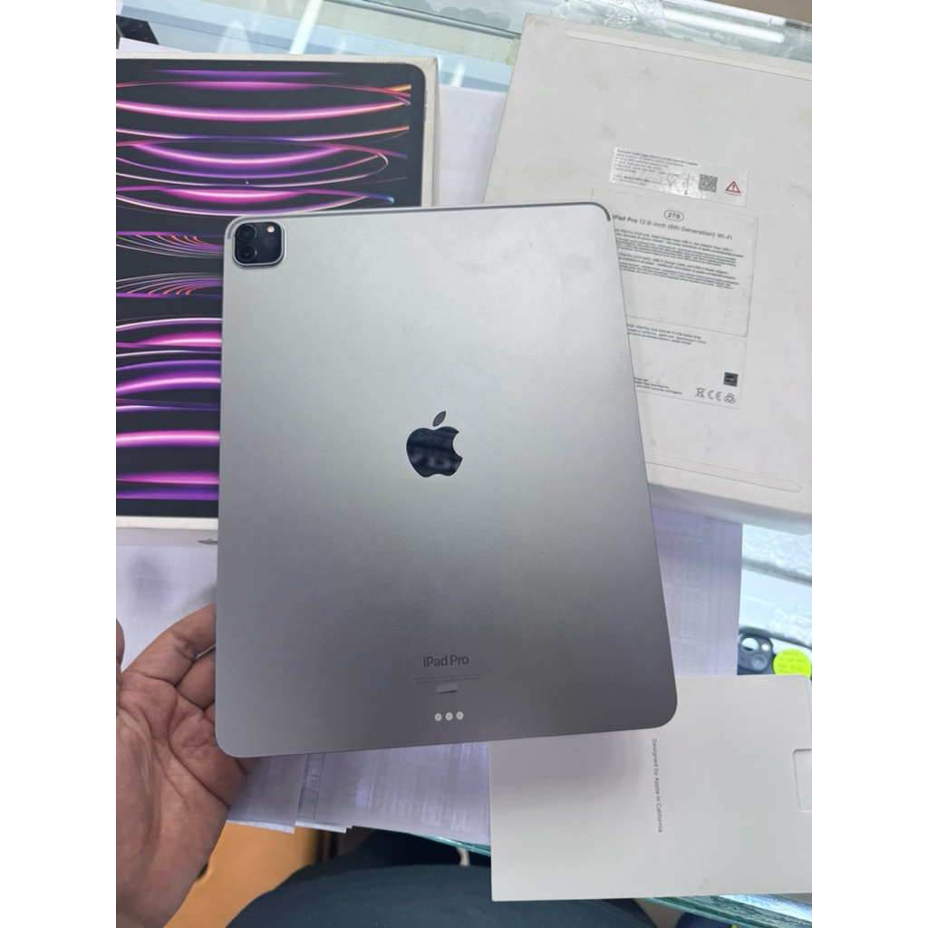 IPAD PRO M2 12.9" 2TB wifi only ex resmi ibox bekas mulus