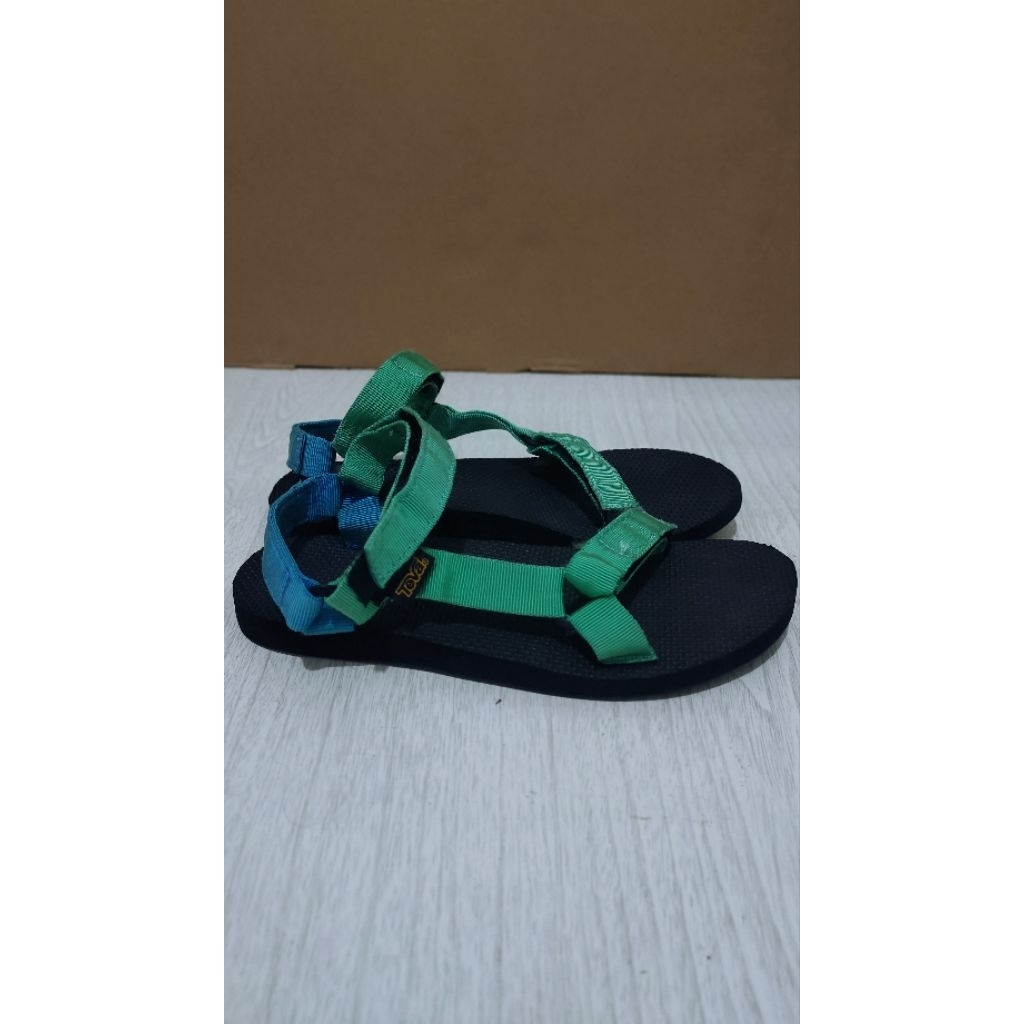 sendal gunung hiking casual Teva Universal