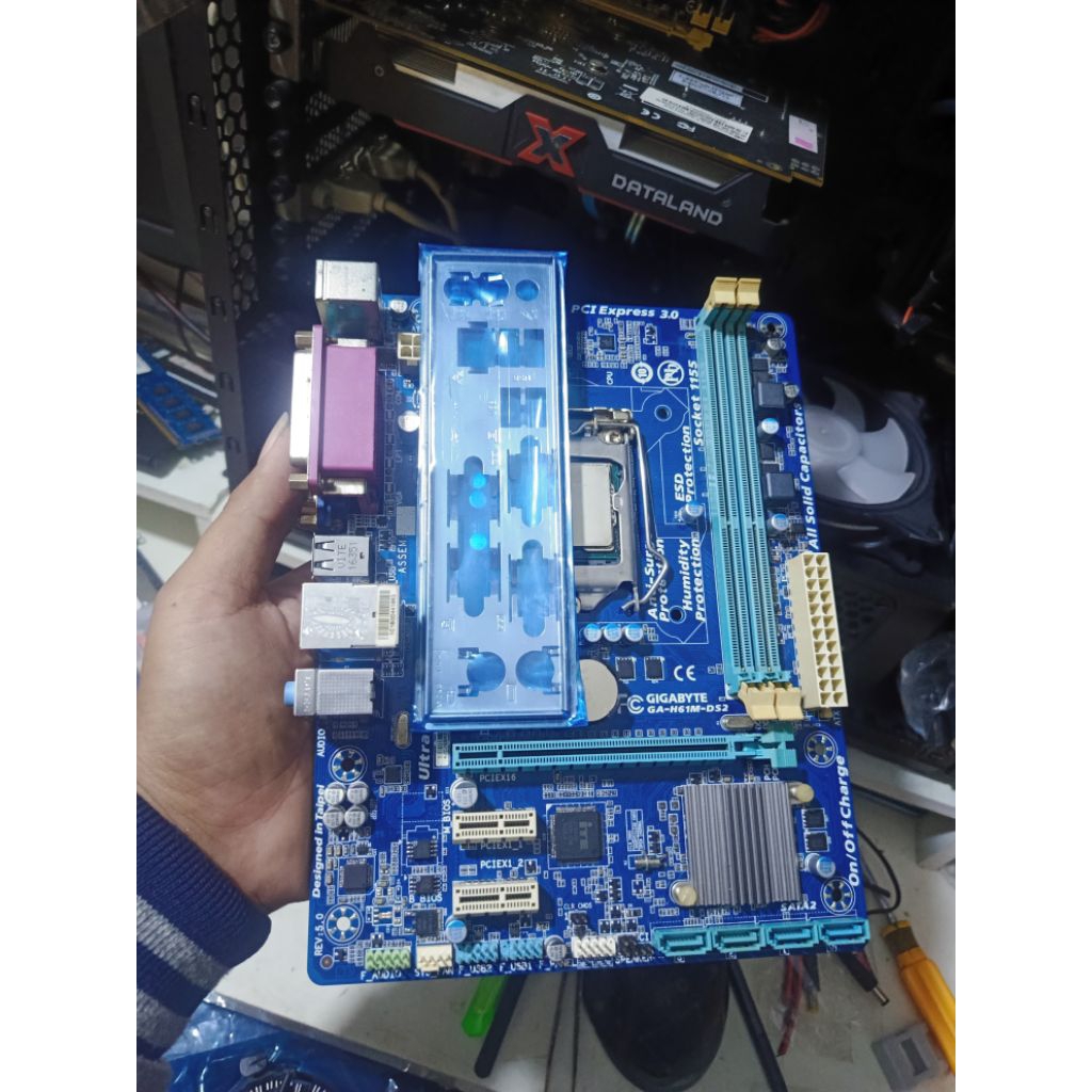 Gigabyte H61 + Intel i5-2400