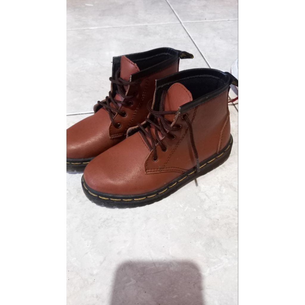 Sepatu boots anak preloved