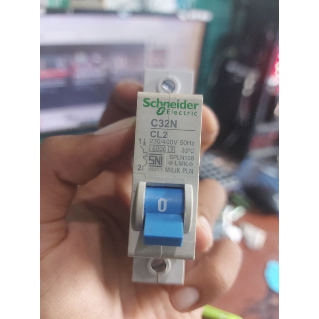 MCB 2A Schneider biru milik PLN ori C32N