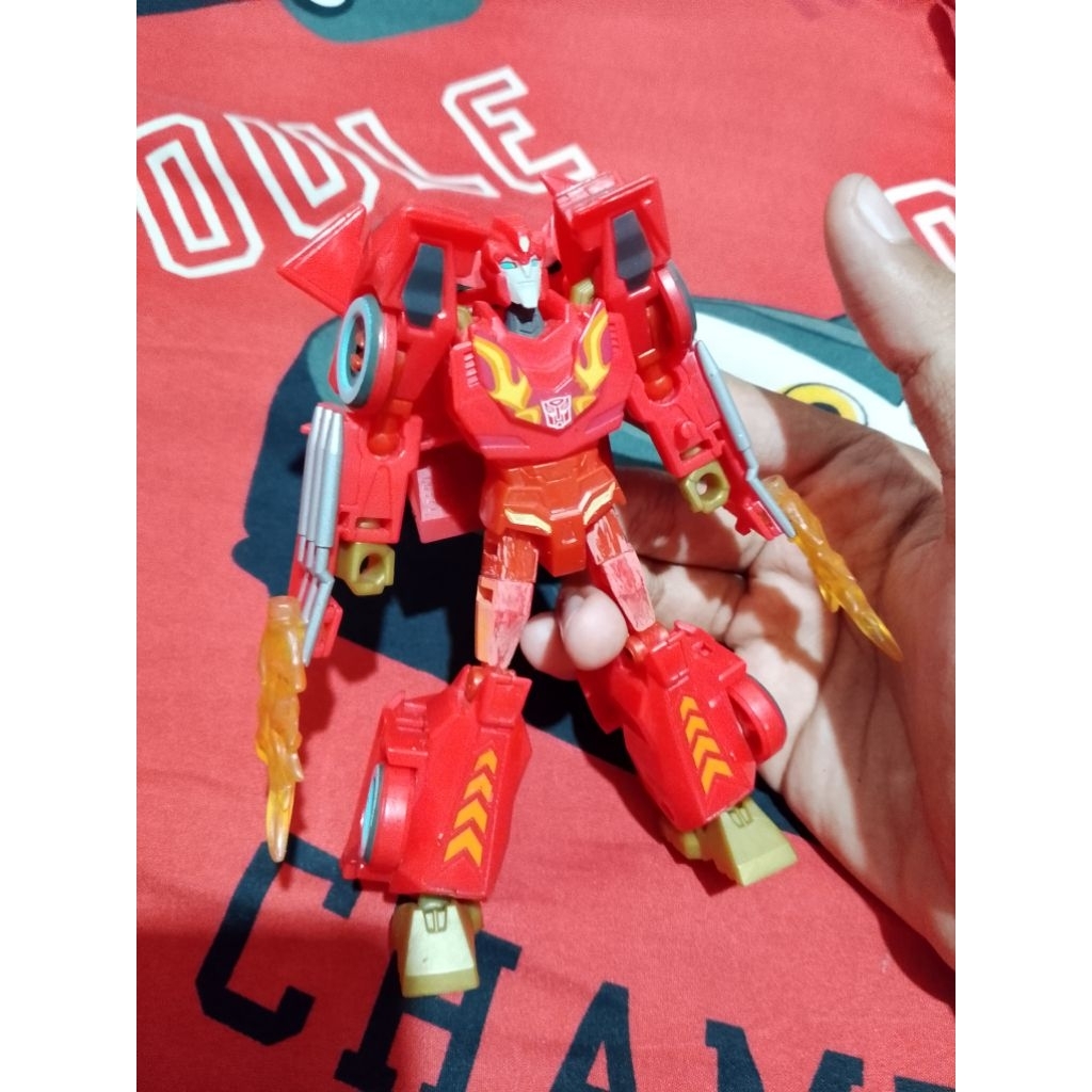 transformers Cyberverse hot rod deluxe class