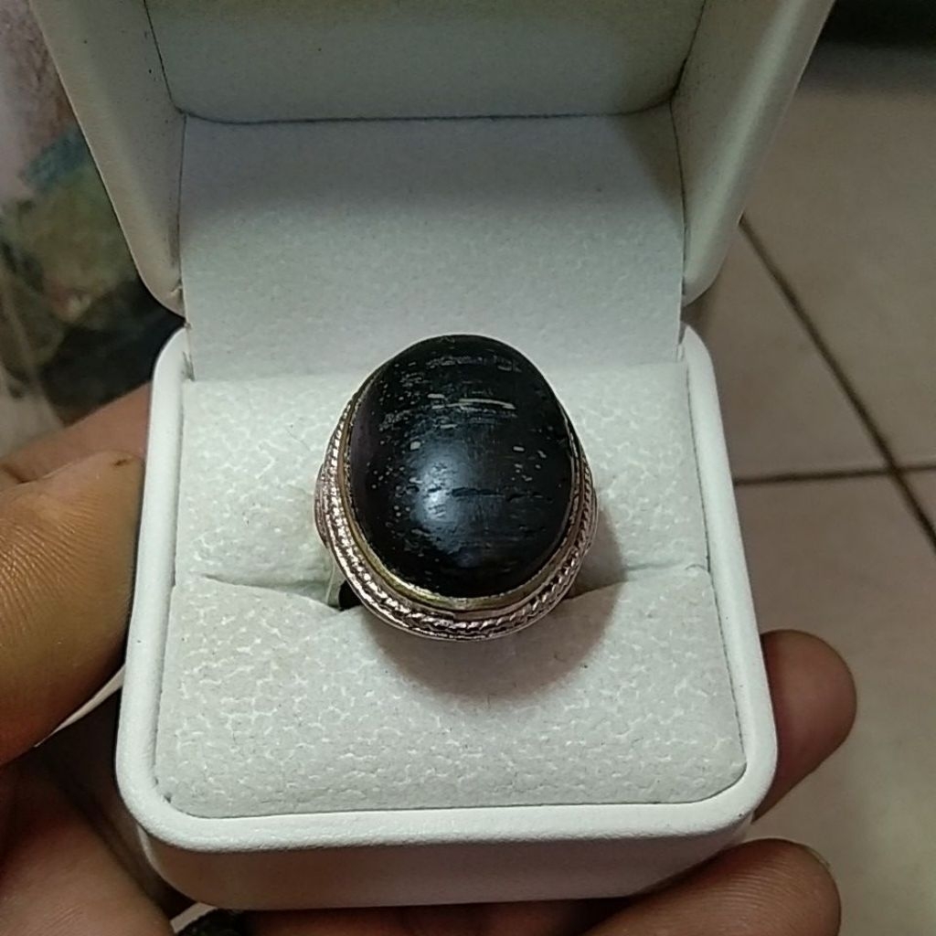 CINCIN BATU MUSTIKA MERAH GALIH KELOR MODEL SAKRALAN