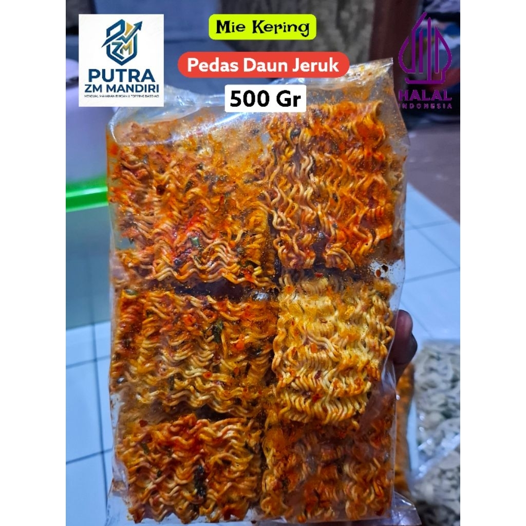Mie Kremes Cikruh Pedas Daun Jeruk 500 Gram - Camilan Mie Viral Snack Pedas Nampol Kiloan