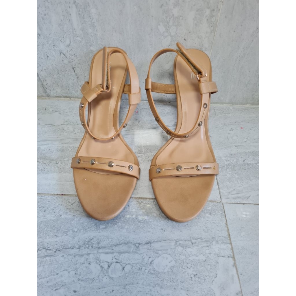Preloved heels VNC