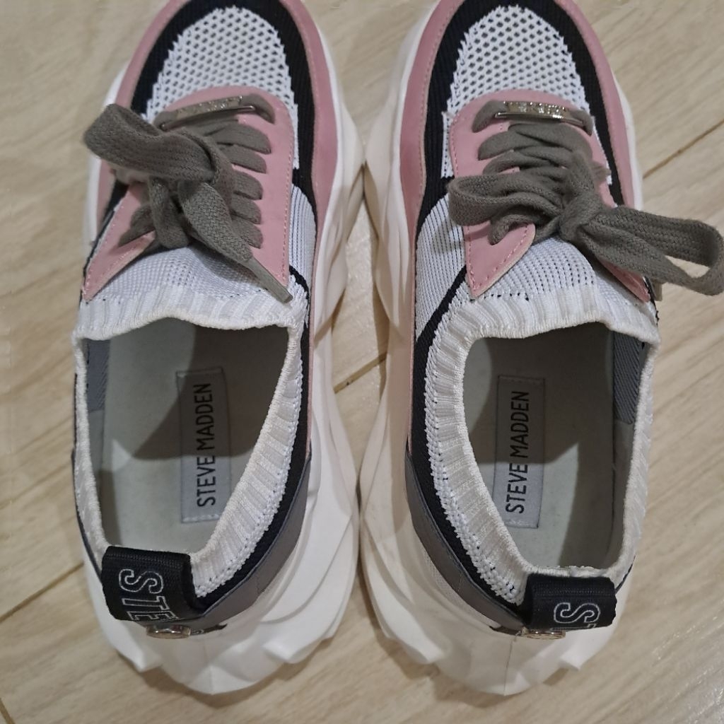 sepatu steve madden