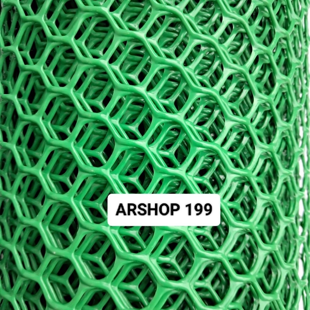 jaring ram plastik HDPE motif hexagonal, panjang 1meter, lebar 125cm.