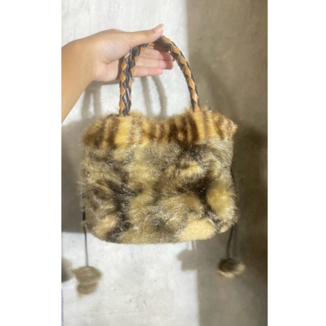 Preloved Tas Macan