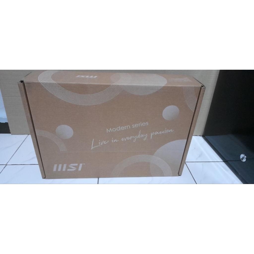 Kardus Laptop MSi Modern 14 Original