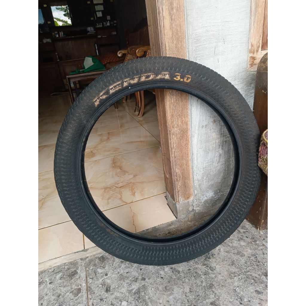 ban BMX 20x3.0 bekas 1 biji