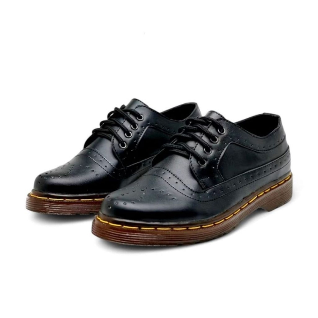 Man Low Boots Oxford Wingtip Black
