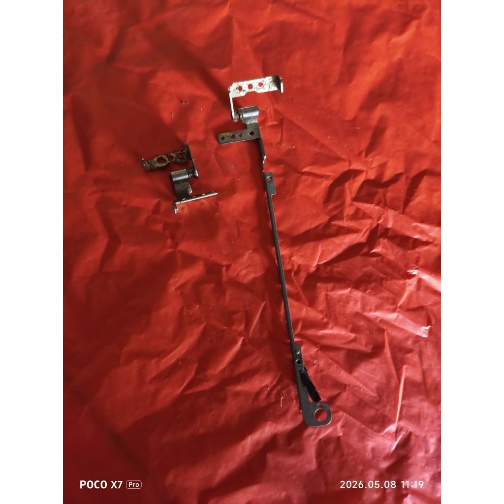 engsel kiri notebook lenovo 10-3s
