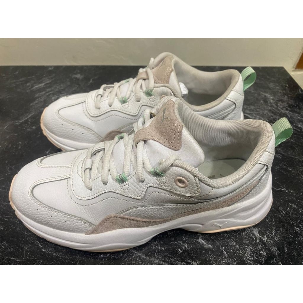 Sepatu Puma Cilia Lux warna putih second original