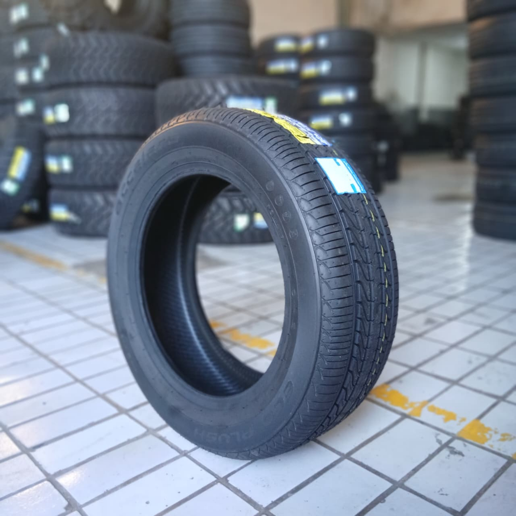 Ban Semi Slick 205 45 R17 Accelera 651 Sport